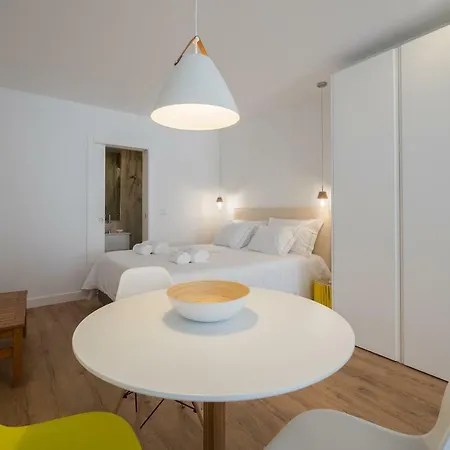 Апартаменти Castle Terrace Exclusive - By The Castle *